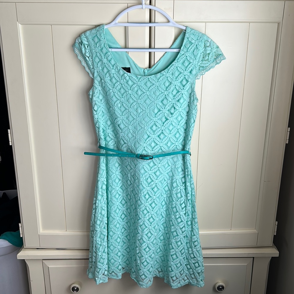 Size 8 turquoise lace dress w/ belt